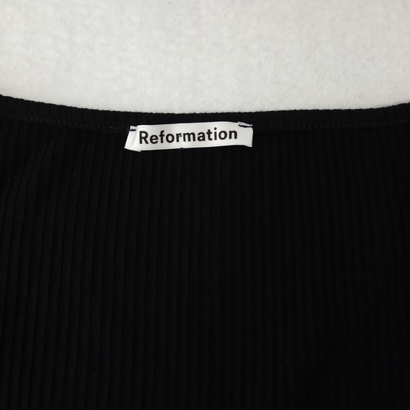 Reformation Black Ribbed Crop Top - Picture 4 of 8